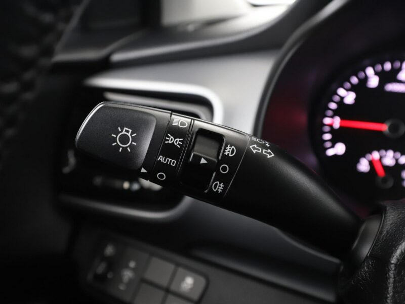 Kia Stonic PDC grzane fotele klima auto navi bluetooth