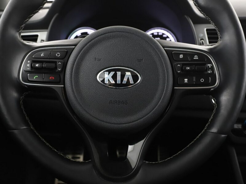 Kia Niro skóra navi kamera i czujniki parkowania szyberdach