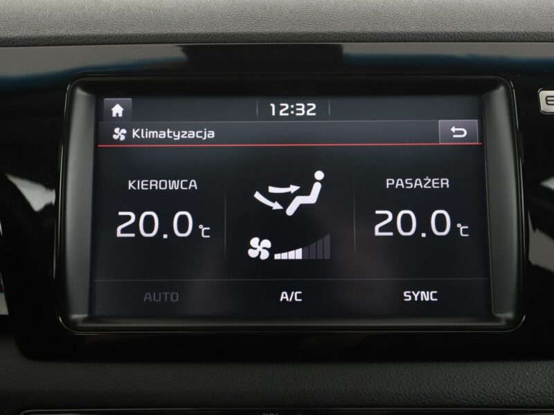 Kia Niro skóra navi kamera i czujniki parkowania szyberdach