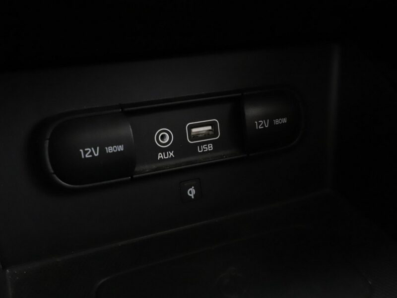 Kia Niro skóra navi kamera i czujniki parkowania szyberdach