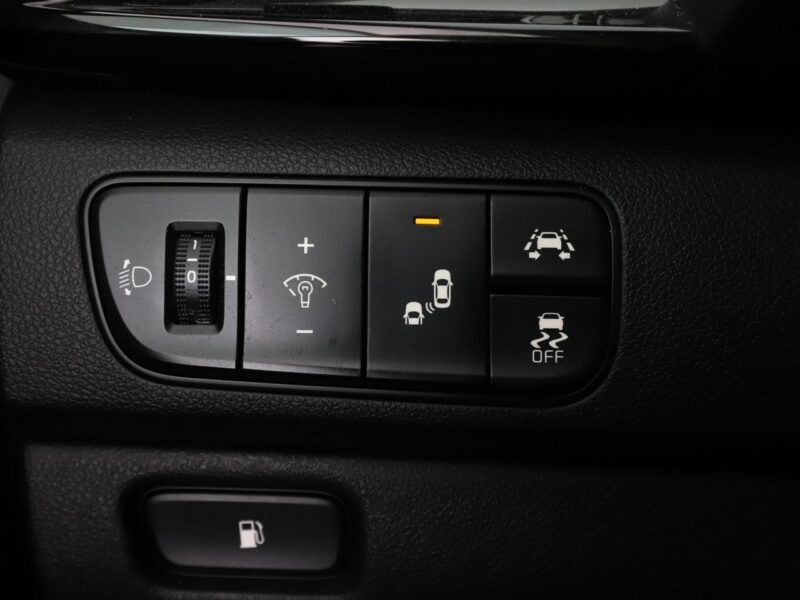 Kia Niro skóra navi kamera i czujniki parkowania szyberdach