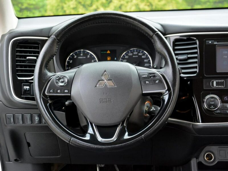 Mitsubishi Outlander 2.0(150KM) Lift 98 tys przebieg Ledy Kamera Alu Grzane fotele ASO III (2012-)