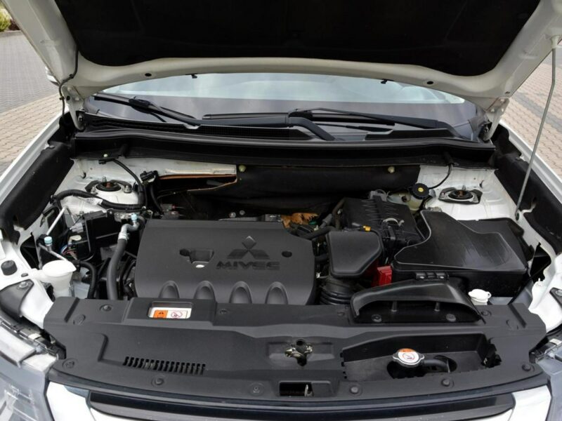 Mitsubishi Outlander 2.0(150KM) Lift 98 tys przebieg Ledy Kamera Alu Grzane fotele ASO III (2012-)