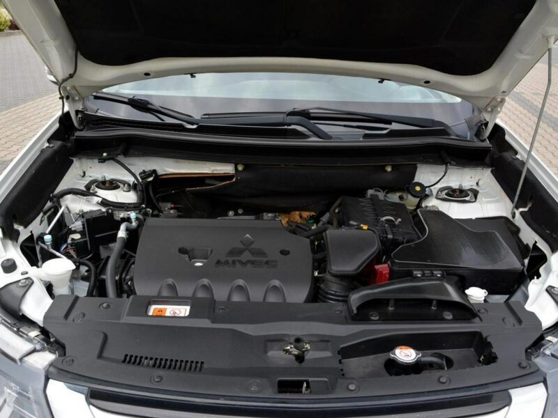 Mitsubishi Outlander 2.0(150KM) Lift 98 tys przebieg Ledy Kamera Alu Grzane fotele ASO III (2012-)