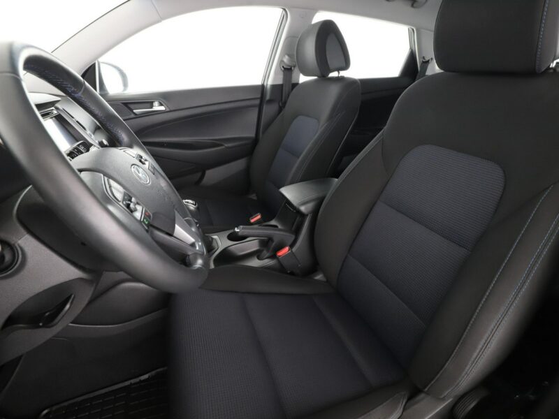 Hyundai Tucson PDC grzane fotele navi bluetooth hak III (2015-2020)