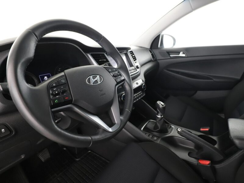 Hyundai Tucson PDC grzane fotele navi bluetooth hak III (2015-2020)