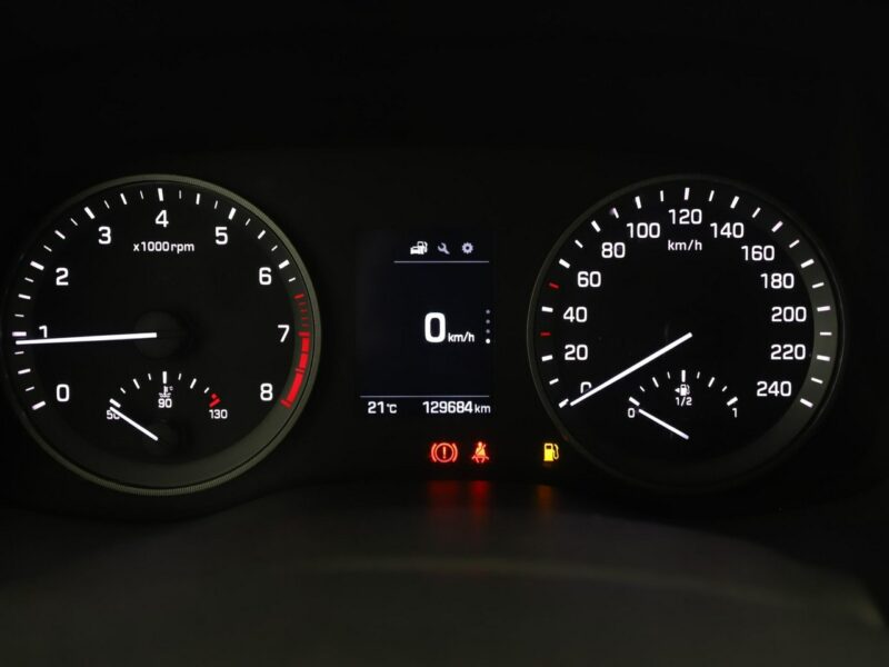 Hyundai Tucson PDC grzane fotele navi bluetooth hak III (2015-2020)