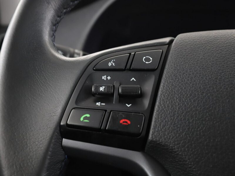 Hyundai Tucson PDC grzane fotele navi bluetooth hak III (2015-2020)