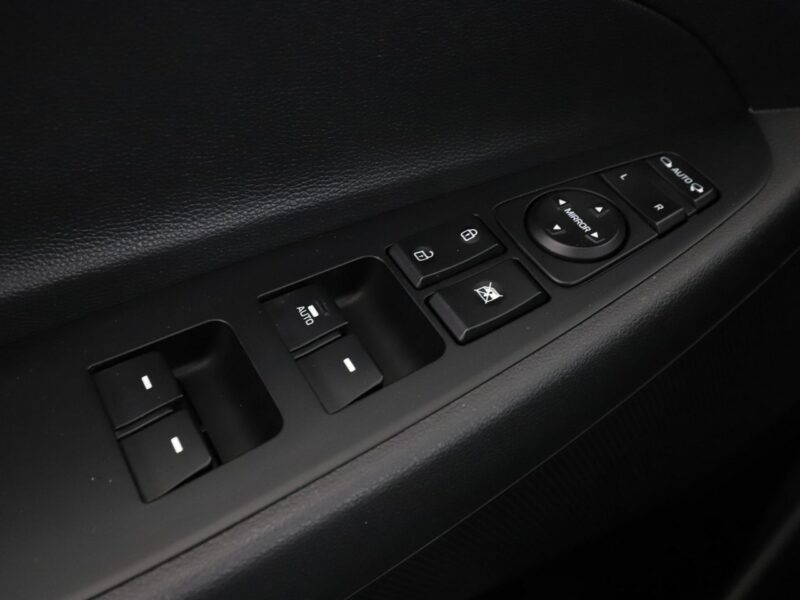 Hyundai Tucson PDC grzane fotele navi bluetooth hak III (2015-2020)
