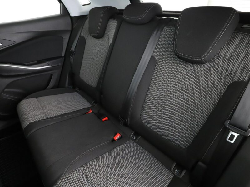Opel Grandland X Lounge automat panorama grzane fotele+kier. PDC navi półskóra tempomat