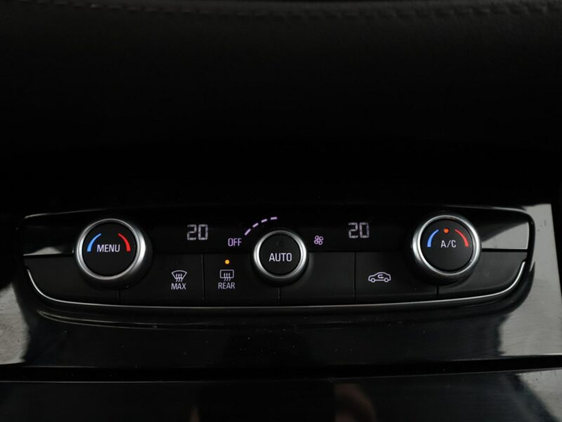 Opel Grandland X Lounge automat panorama grzane fotele+kier. PDC navi półskóra tempomat
