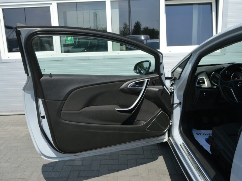 Opel Astra GTC 1.4i 140kM 100% bezwypadkowy Serwis Bi-Xenon LED Navi 172tys.km. J (2009-2019)