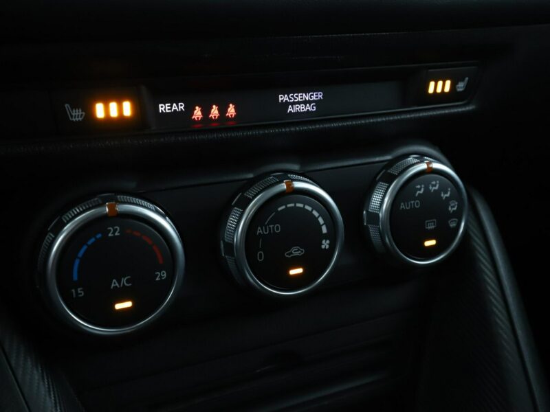Mazda CX-3 Navi, Aut.klima, hak, podg.fotele, bluetooth