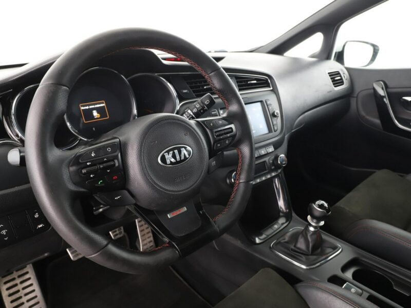 Kia Cee'd GT alcantara panorama 204KM navi grzane fotele PDC xenon II (2012-)
