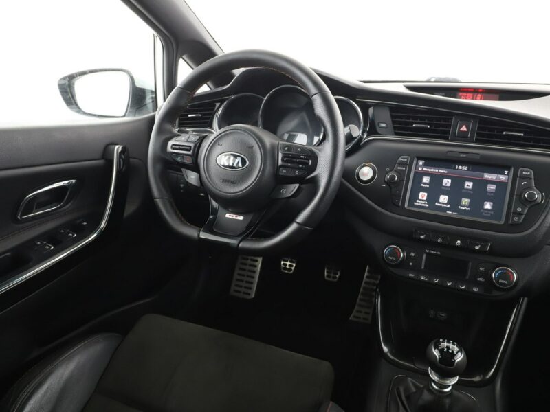 Kia Cee'd GT alcantara panorama 204KM navi grzane fotele PDC xenon II (2012-)