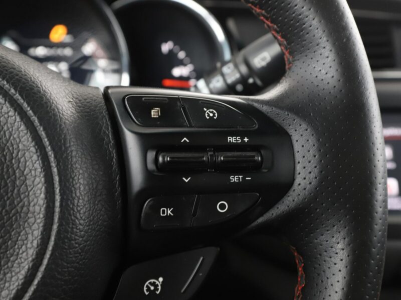 Kia Cee'd GT alcantara panorama 204KM navi grzane fotele PDC xenon II (2012-)