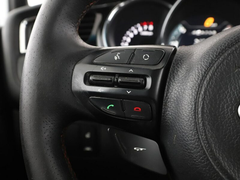 Kia Cee'd GT alcantara panorama 204KM navi grzane fotele PDC xenon II (2012-)
