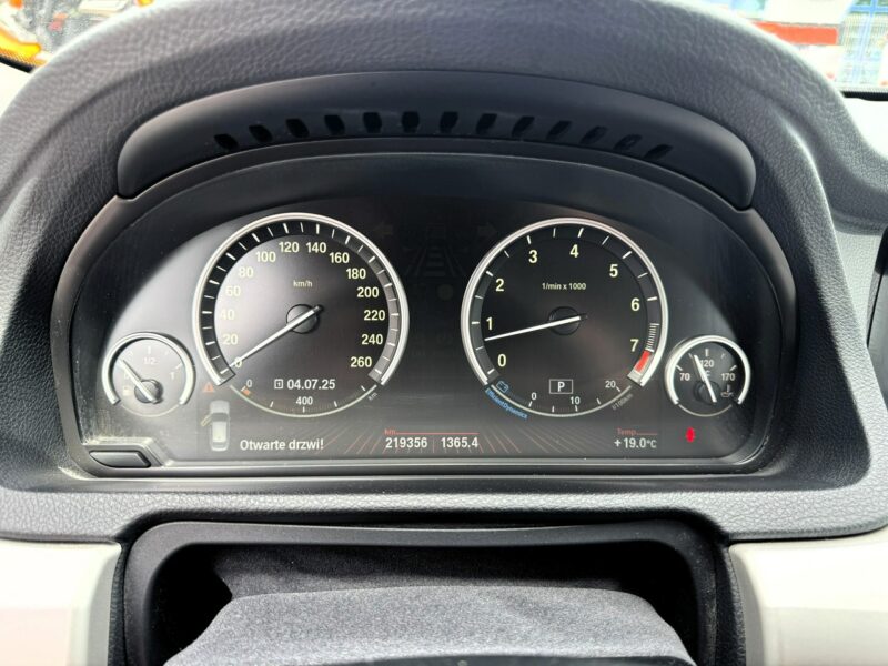 BMW 5GT xDrive ,Bezwypadkowy, Kamera, Dociągi drzwi, Podgrzewane fotele, LED
