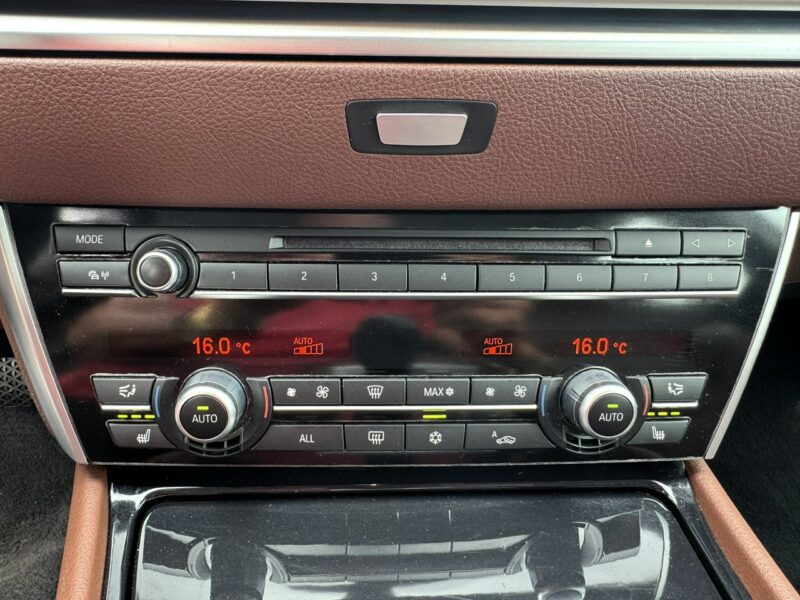 BMW 5GT xDrive ,Bezwypadkowy, Kamera, Dociągi drzwi, Podgrzewane fotele, LED