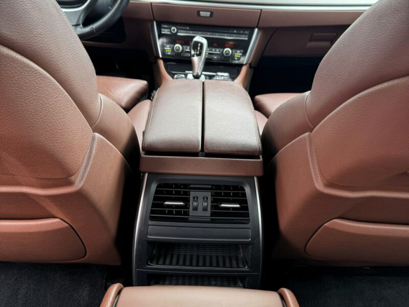 BMW 5GT xDrive ,Bezwypadkowy, Kamera, Dociągi drzwi, Podgrzewane fotele, LED