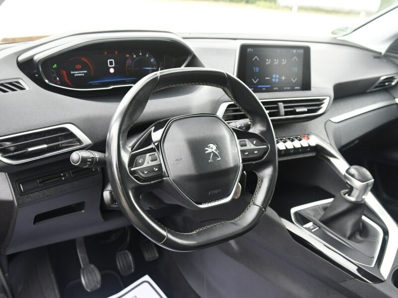 Peugeot 3008 1,2Turbo GT-Line.Ledy.Bi-Xenon.Panorama Dach.Klimatr 2 str. Kamera Cof II (2016-)