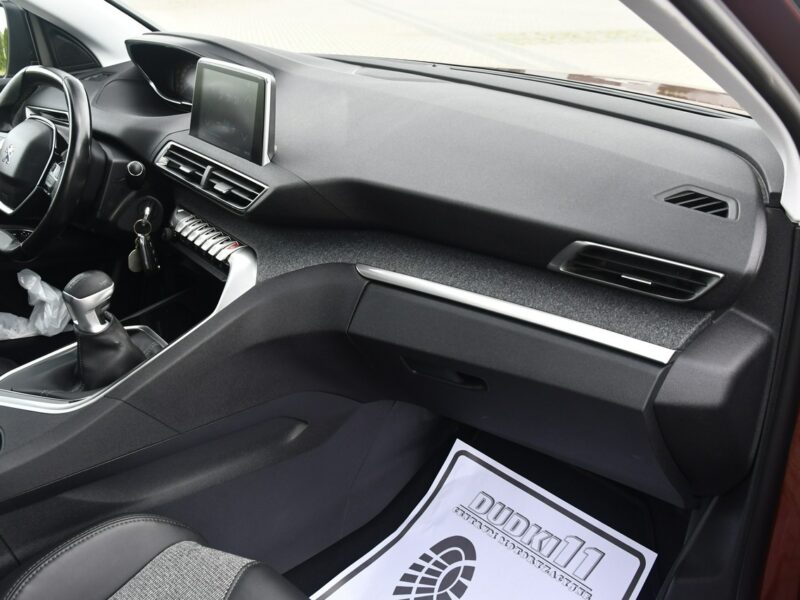 Peugeot 3008 1,2Turbo GT-Line.Ledy.Bi-Xenon.Panorama Dach.Klimatr 2 str. Kamera Cof II (2016-)