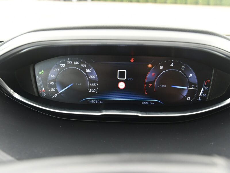 Peugeot 3008 1,2Turbo GT-Line.Ledy.Bi-Xenon.Panorama Dach.Klimatr 2 str. Kamera Cof II (2016-)