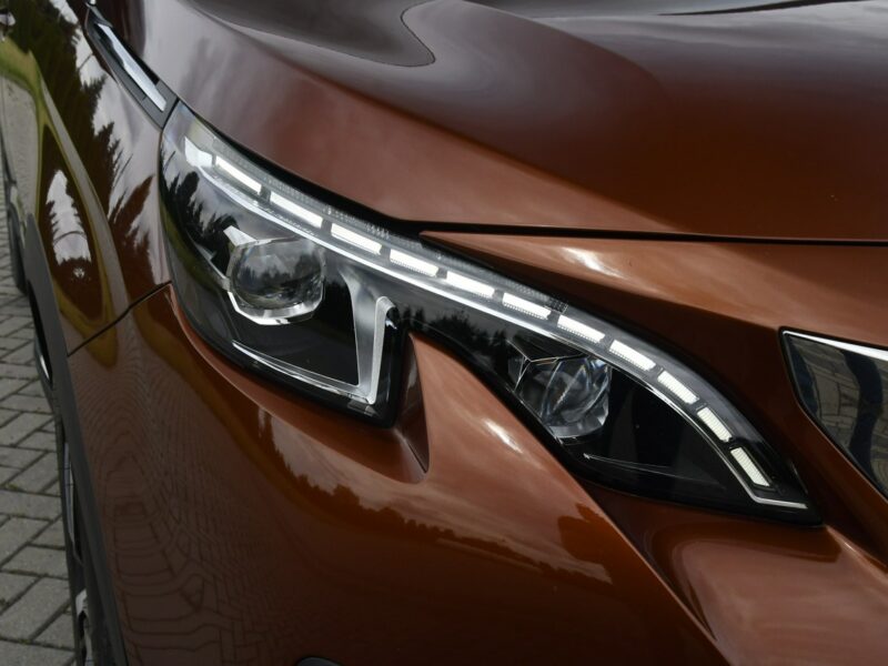 Peugeot 3008 1,2Turbo GT-Line.Ledy.Bi-Xenon.Panorama Dach.Klimatr 2 str. Kamera Cof II (2016-)
