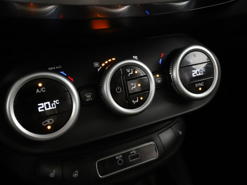 Fiat 500x Lounge automat panorama grzane fotele+kier. PDC navi półskóra tempomat