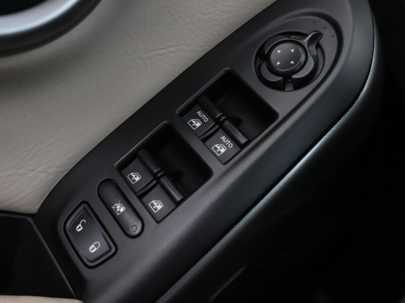 Fiat 500x Lounge automat panorama grzane fotele+kier. PDC navi półskóra tempomat