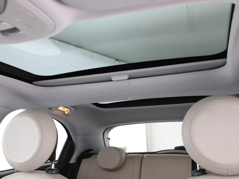 Fiat 500x Lounge automat panorama grzane fotele+kier. PDC navi półskóra tempomat