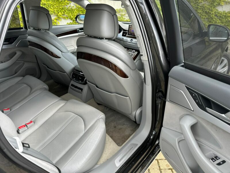Audi A8 Faktura VAT 23% Salon Polska D4 (2010-)