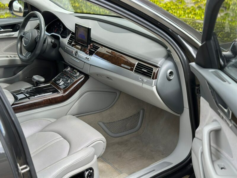 Audi A8 Faktura VAT 23% Salon Polska D4 (2010-)