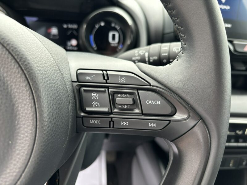 Toyota Yaris Hybryda, Gwarancja, Automat, Salon Polska, Niski Przebieg, Super Stan IV (2020-)