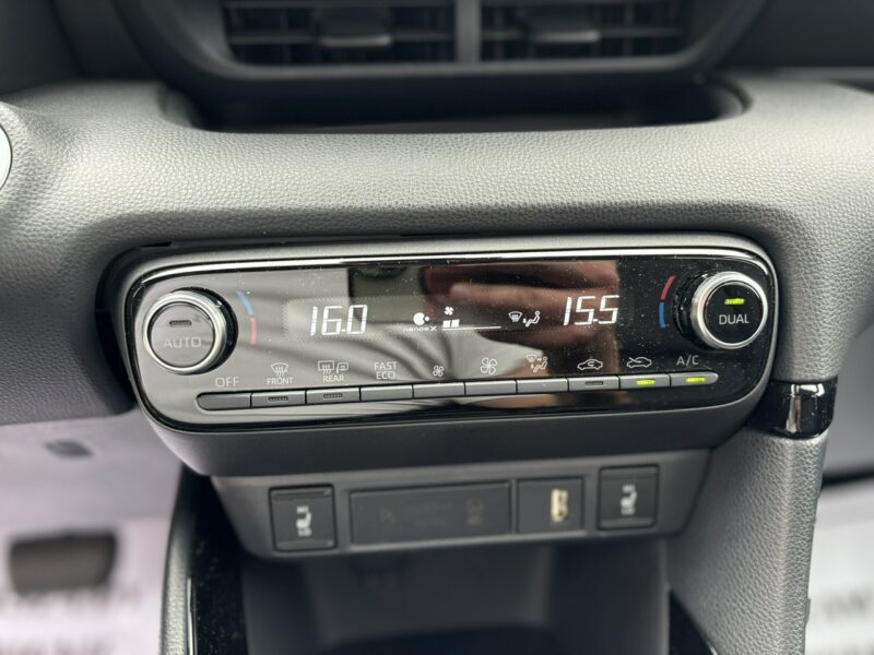 Toyota Yaris Hybryda, Gwarancja, Automat, Salon Polska, Niski Przebieg, Super Stan IV (2020-)