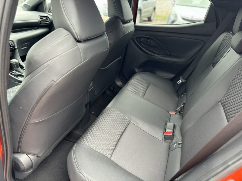 Toyota Yaris Hybryda, Gwarancja, Automat, Salon Polska, Niski Przebieg, Super Stan IV (2020-)