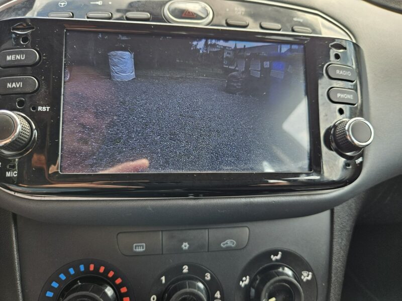 Fiat Punto Evo Nawigacja / Klimatyzacja / Kamera cofania