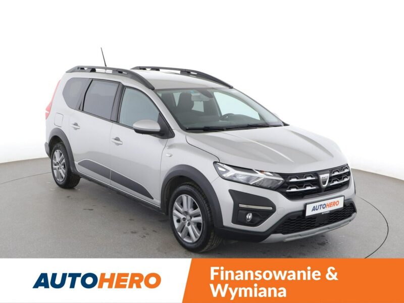 Dacia Jogger klimatyzacja czujniki parkowania LED multifunkcja