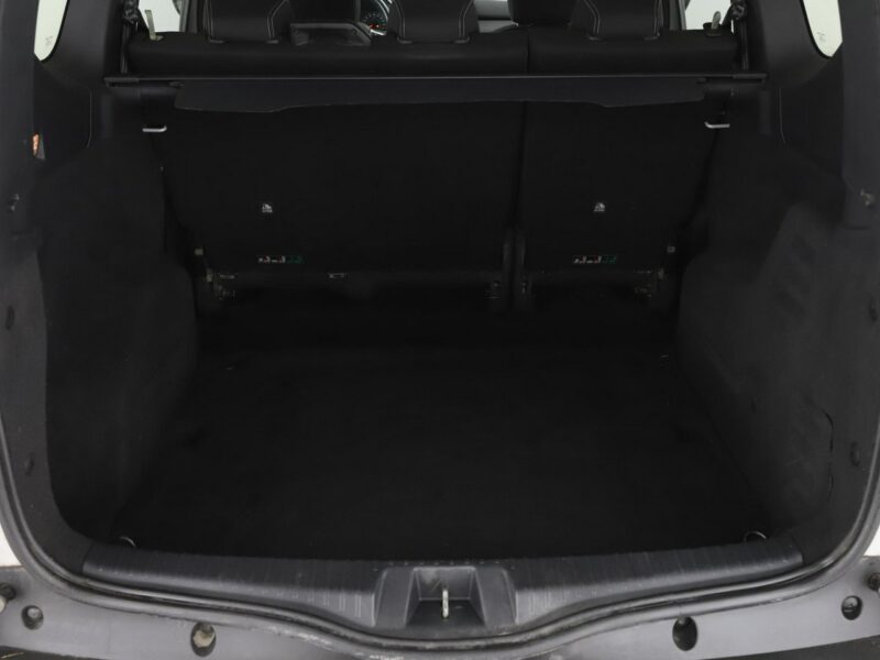 Dacia Jogger klimatyzacja czujniki parkowania LED multifunkcja