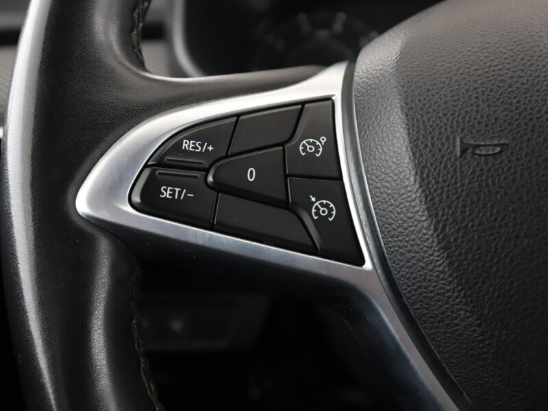 Dacia Jogger klimatyzacja czujniki parkowania LED multifunkcja