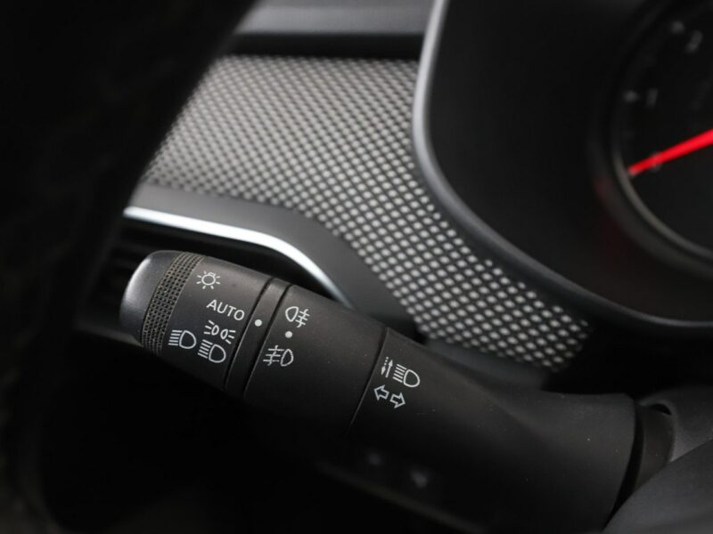 Dacia Jogger klimatyzacja czujniki parkowania LED multifunkcja
