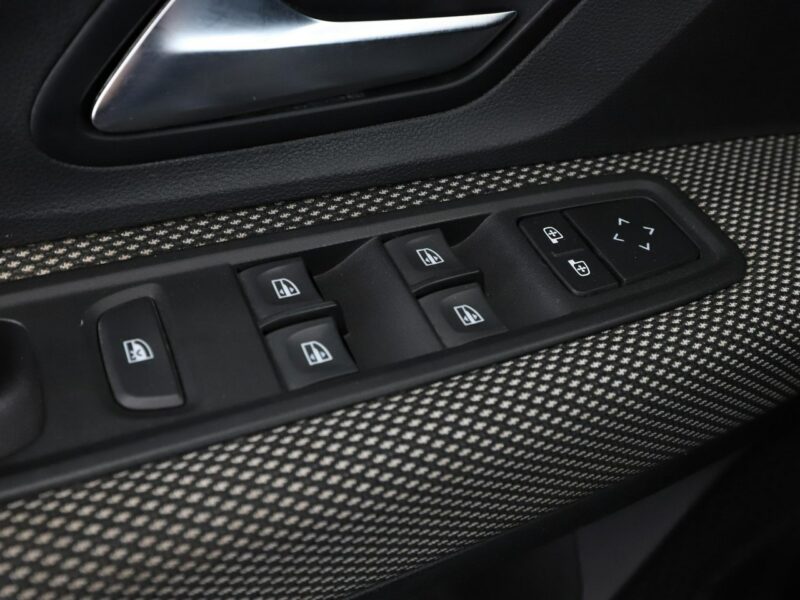 Dacia Jogger klimatyzacja czujniki parkowania LED multifunkcja
