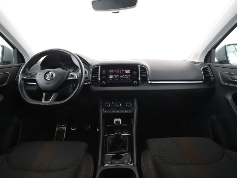 Škoda Karoq full LED navi klima auto czujniki parkowania grzane fotele