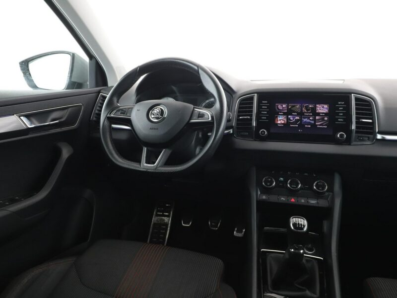 Škoda Karoq full LED navi klima auto czujniki parkowania grzane fotele