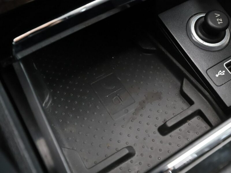 Škoda Karoq full LED navi klima auto czujniki parkowania grzane fotele