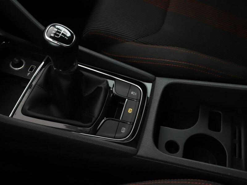 Škoda Karoq full LED navi klima auto czujniki parkowania grzane fotele
