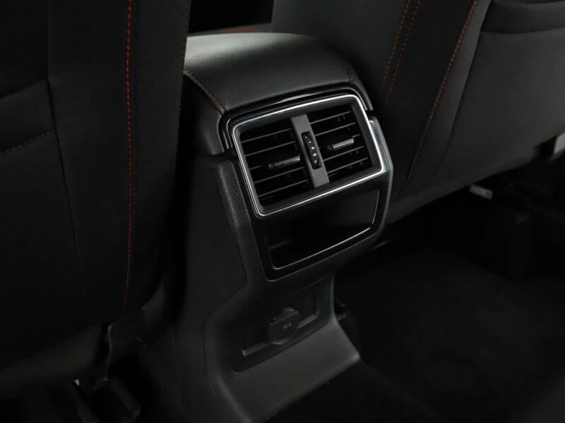 Škoda Karoq full LED navi klima auto czujniki parkowania grzane fotele