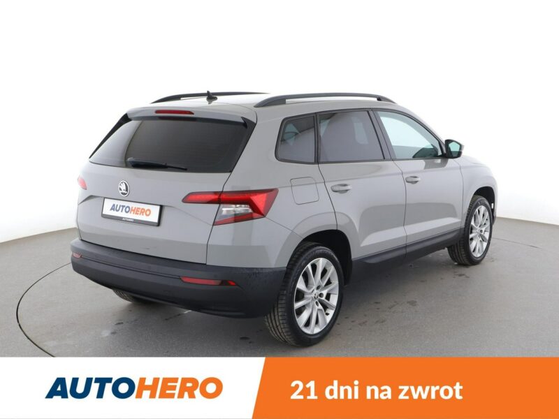 Škoda Karoq full LED navi klima auto czujniki parkowania grzane fotele