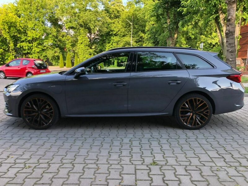 Cupra Leon Sportstourer VZ 2020 e-HYBRID 245KM PHEV Automat Navi LED Panorama Virtual FV VAT23