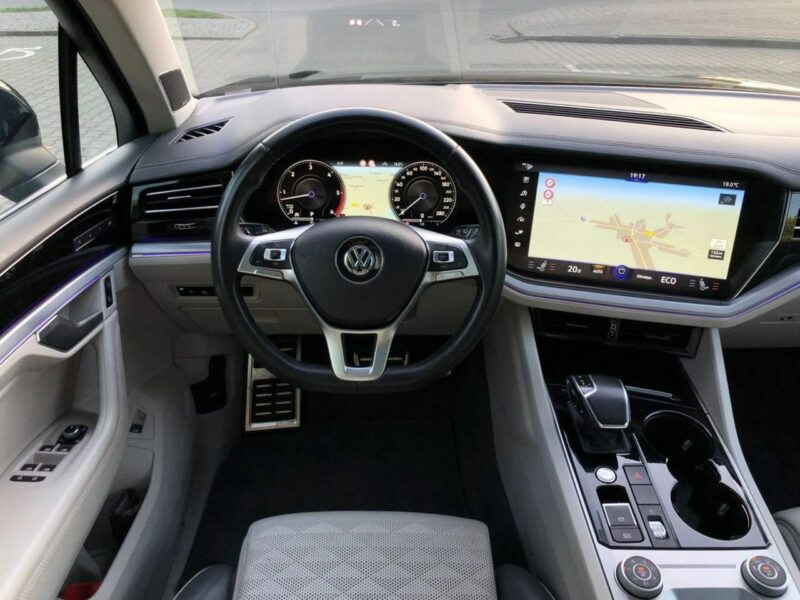 Volkswagen Touareg R-Line 2019r V8 4.0 TDI 422KM 4x4 Matrix Head Pneumatyka Hak FV23% VAT III (2018-)